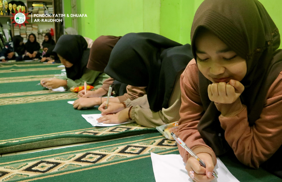 Ar-Raudhoh-Menonton-Film-Edukatif