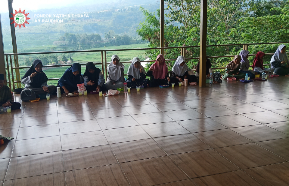 Ar-Raudhoh-Momen-Nyate-Bersama